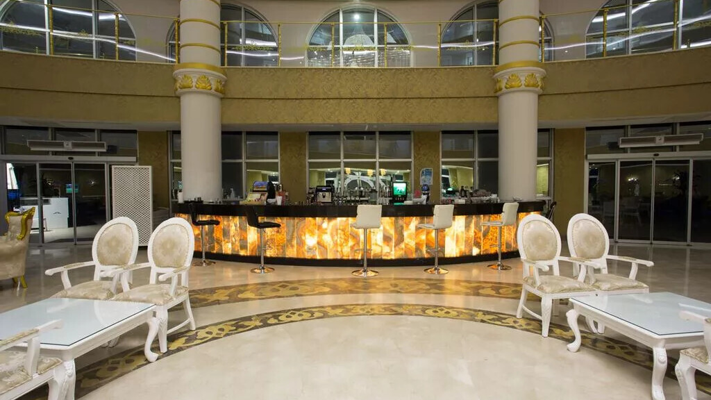 Water Side Resort & Spa 